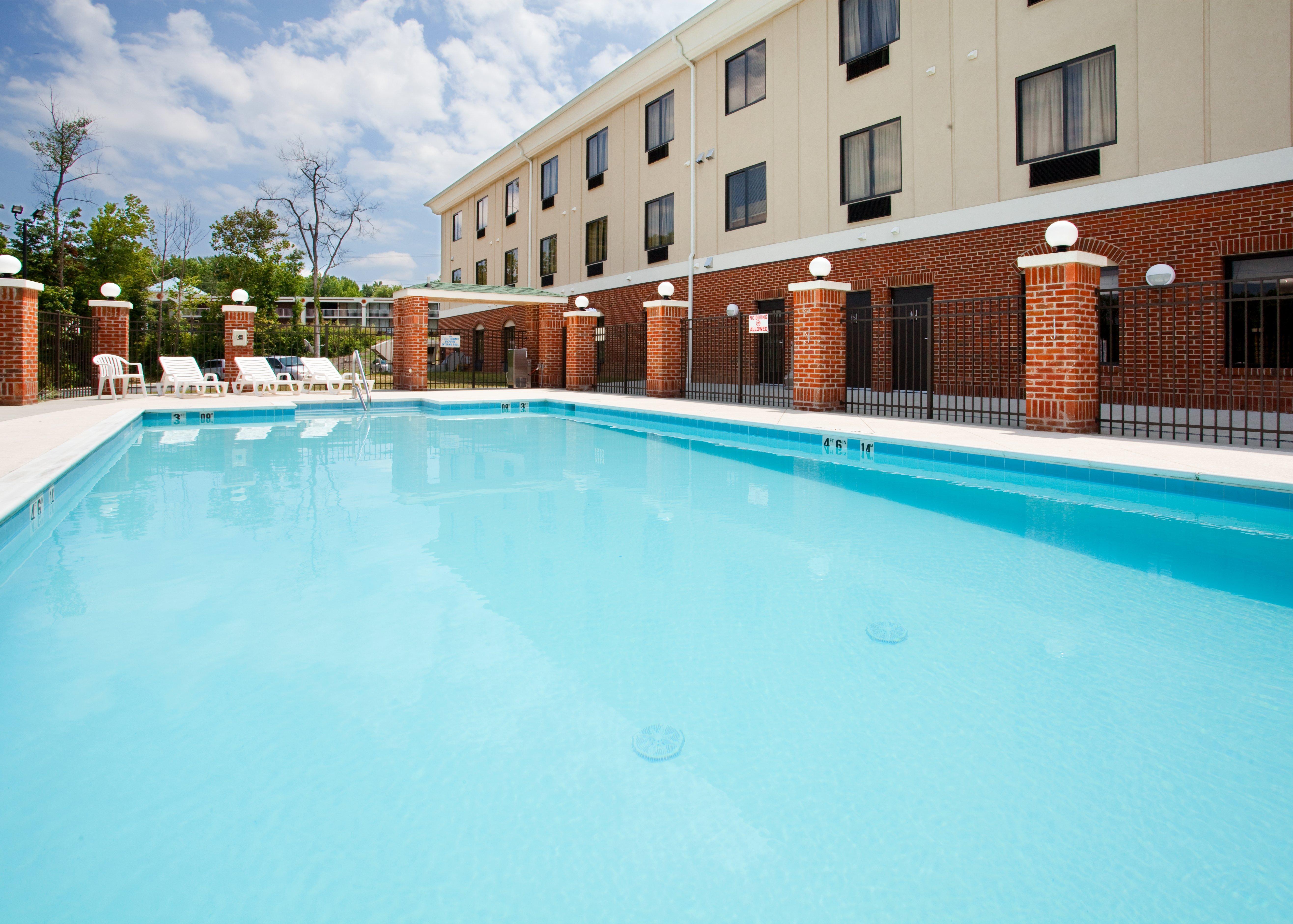 Hotel Express & Greensboro-east By Ihg 3*