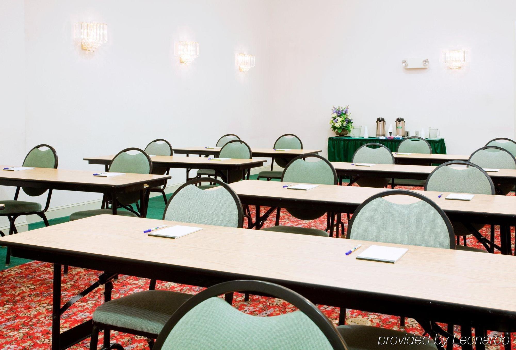 Hotel Express & Greensboro-east By Ihg 3*